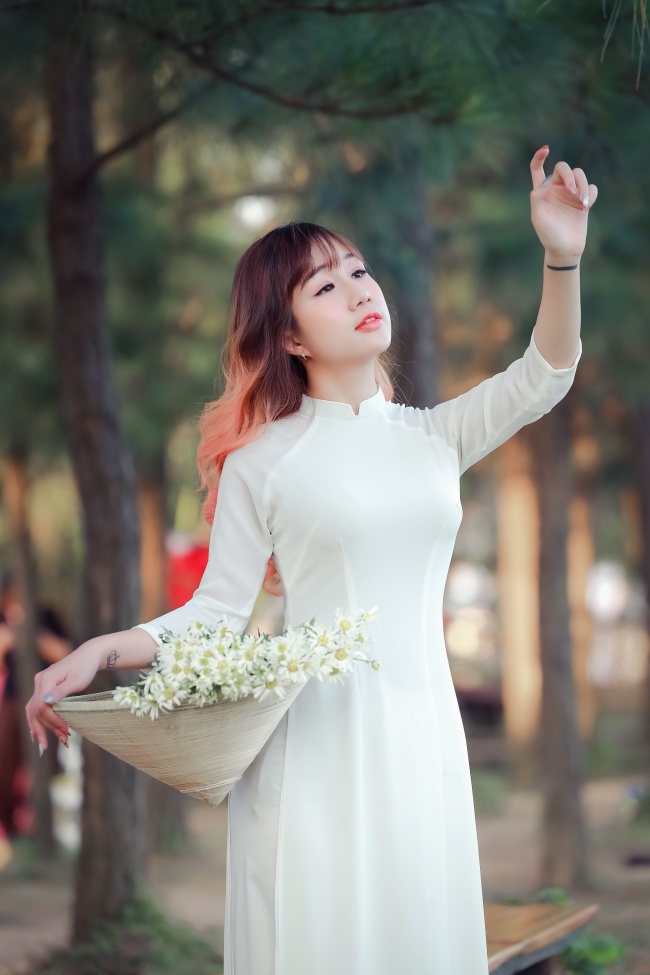 37间房主播跳舞 撩人夜色
